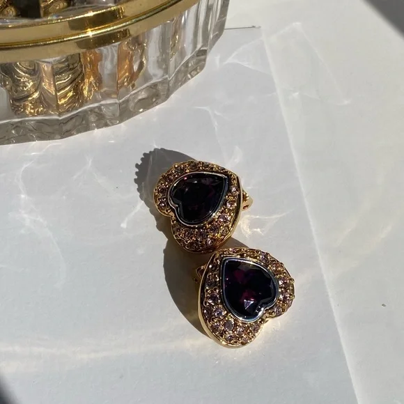 Swarovski tiny Purple Heart 💜 gold tone clip on earrings